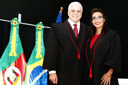 Presidente Seccional RS Ricardo Breier e presidente Subseção Canela Gramado Mariana Melara Reis.jpg