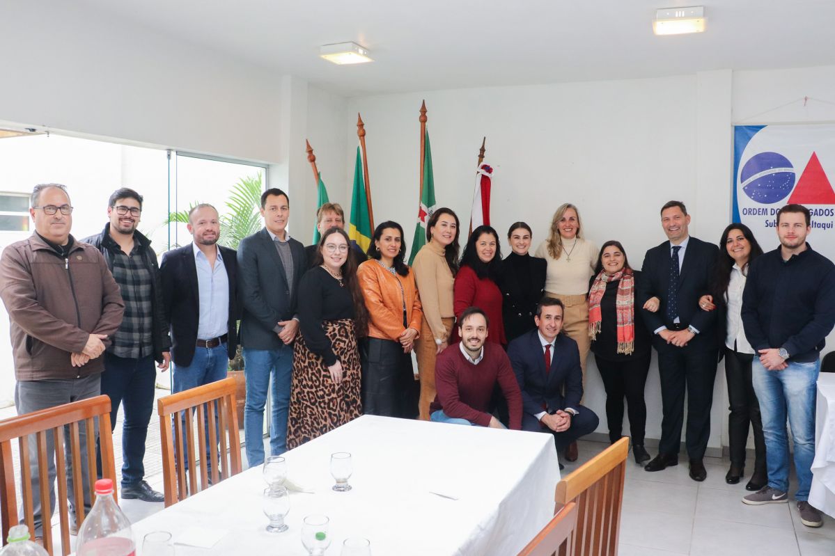 OAB/RS - Reunião aberta: presidente da OAB/RS visita advocacia de Itaqui